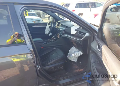 2025 Jeep Grand Cherokee L Limited 4X2 from USA, damaged, VIN 1C4RJJBG6S8649911